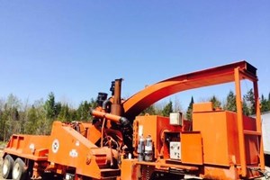 2004 Morbark 50/48  Wood Chipper - Mobile